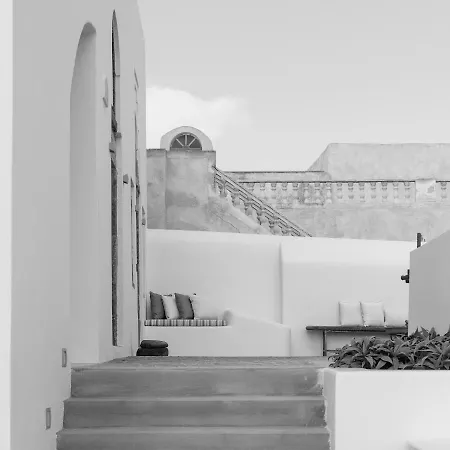 Di Capo - Santorini Old Winery Luxury Akrotírion